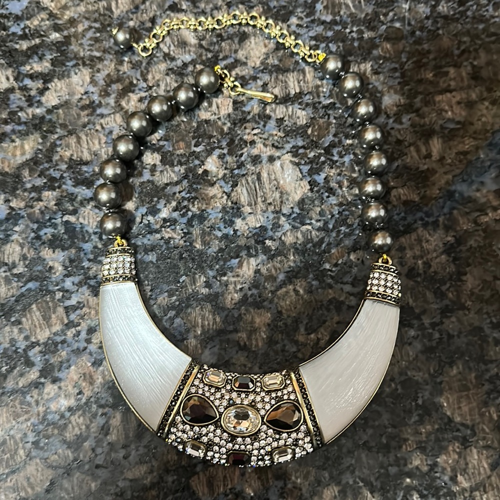 Heidi Daus New Necklace for sale. Incredible sparkle and super cute.
